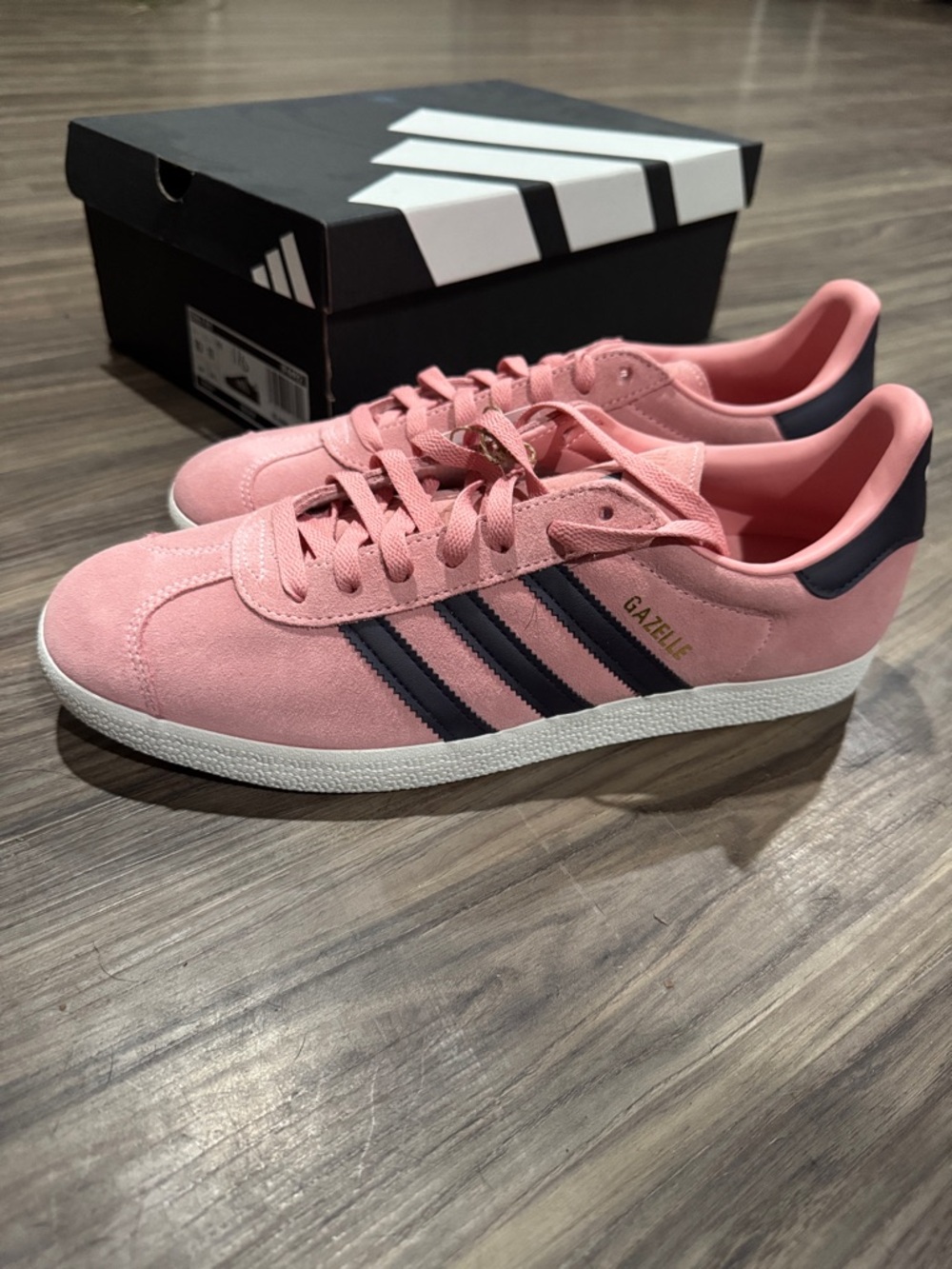 adidas Gazelle Women's Sneakers - Pink / Navy